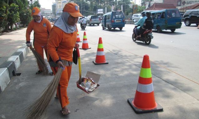DLH Kekurangan Petugas Kebersihan DLH Kekurangan Petugas Kebersihan