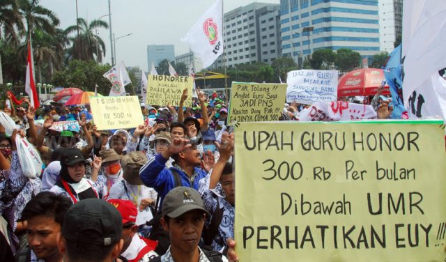 Guru Honorer Tuntut Janji Presiden