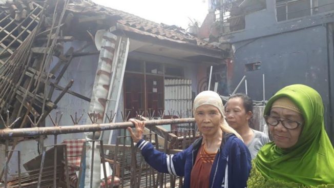 8 Rumah Warga Ambruk Tergerus Air 8 Rumah Warga Ambruk Tergerus Air