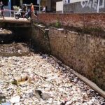 Sampah Styrofoam Penuhi Sungai