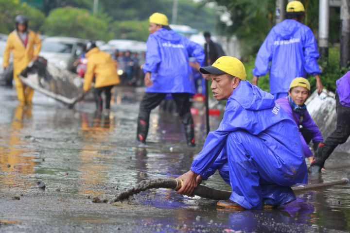 Atasi Banjir dengan Pelebaran Sungai Atasi Banjir dengan Pelebaran Sungai