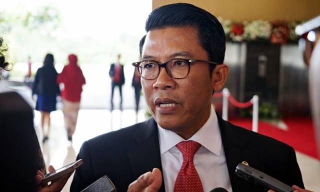 Jokowi Batal Naikkan Cukai Rokok