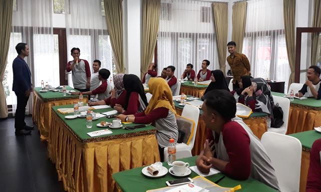 Puluhan Warga Ikuti Pelatihan Public Speaking