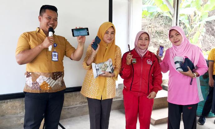 Sosialiasi JKN-KIS Sambangi Masyarakat Desa Giriasih Kabupaten Bandung Barat