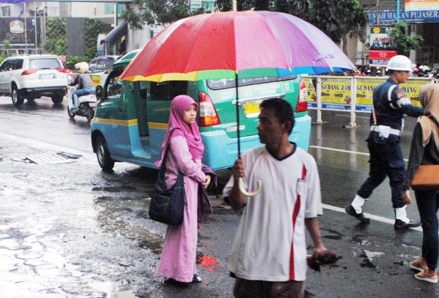 Banjir Masih Melanda Jalanan