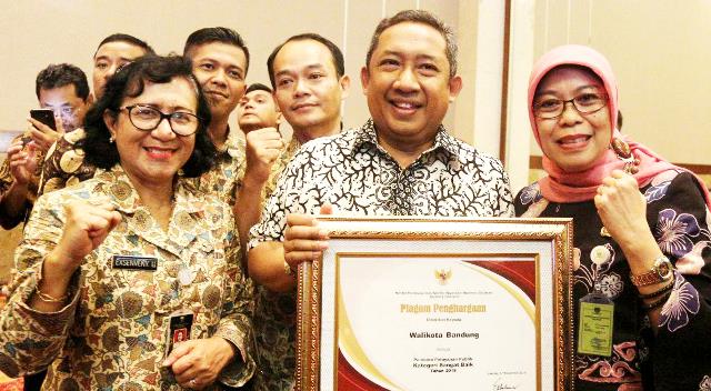 Kemenpan RB Berikan 4 Penghargaan Kepada Dinas