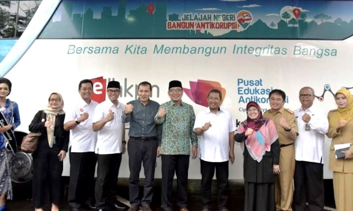pemprov komitmen perangi kkn