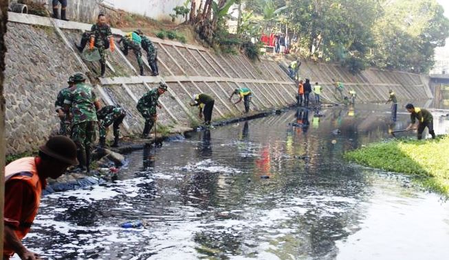 Satgas Citarum Fokus Penggalian Sedimentasi satgas citarum