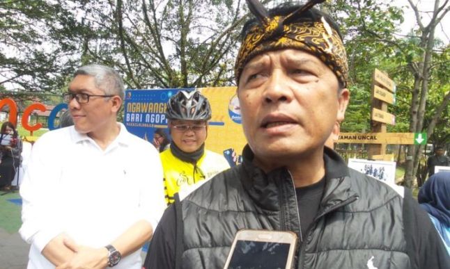 telusuri komunitas LGBT