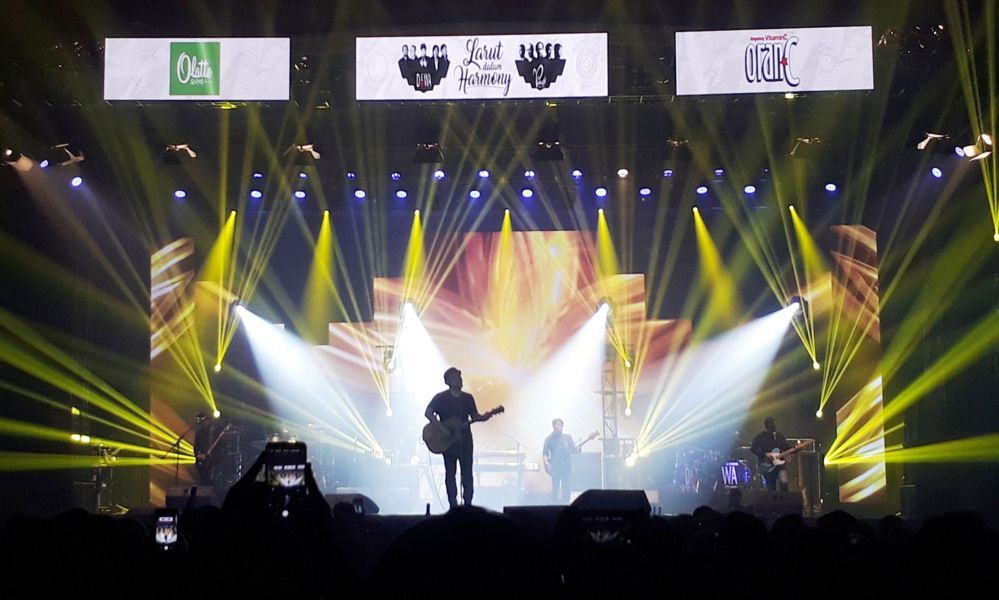 Dewa 19 dan Padi Pukau Penggemar Dewa 19 dan Padi Pukau Penggemar