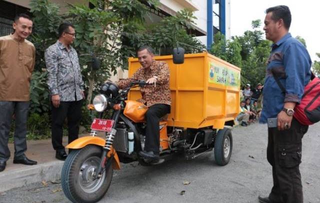 Anggarkan Rp 566 juta Gerobak Sampah