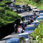 Kawasan Lembang mengalam kepadatan di sejumlah ruas jalan akibat banyaknya wisatawan dari luar daerah