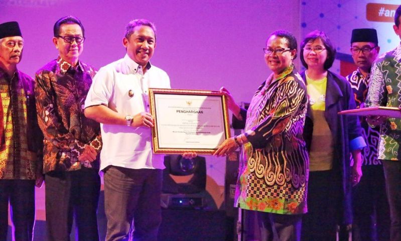 Yosana Puji Pola Pendidikan di Bandung