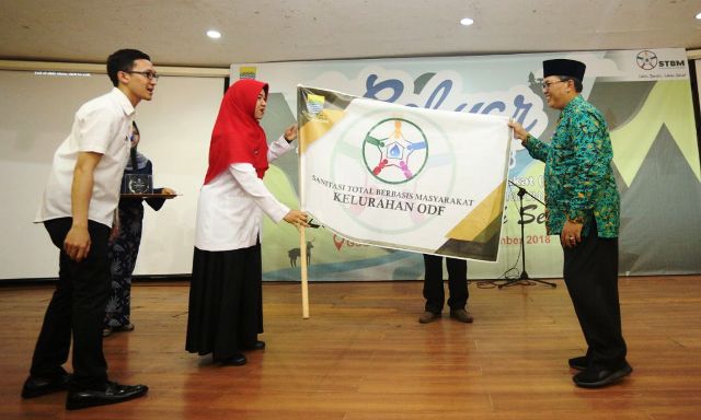 Tingkatkan Derajat Kesehatan di Masyarakat Tingkatkan Derajat Kesehatan di Masyarakat