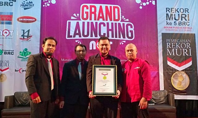 1.212 Jalani Pengobatan Bekam 1.212 Jalani Pengobatan Bekam