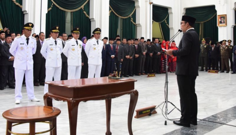 Gubernur Jabar Lantik Dua Bupati