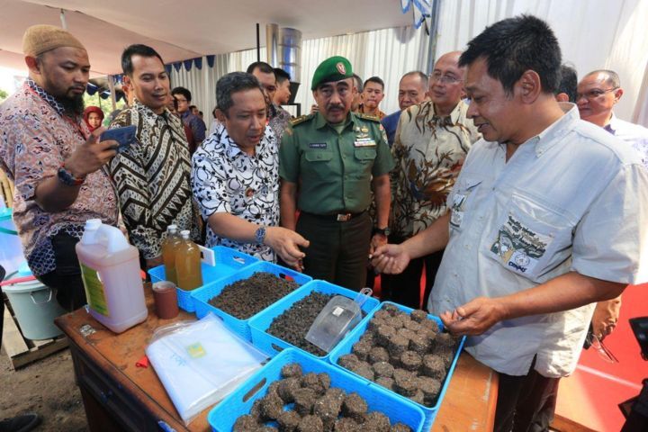 Lewat Peyeumnisasi Sampah Jadi Energi Lewat Peyeumnisasi Sampah Jadi Energi