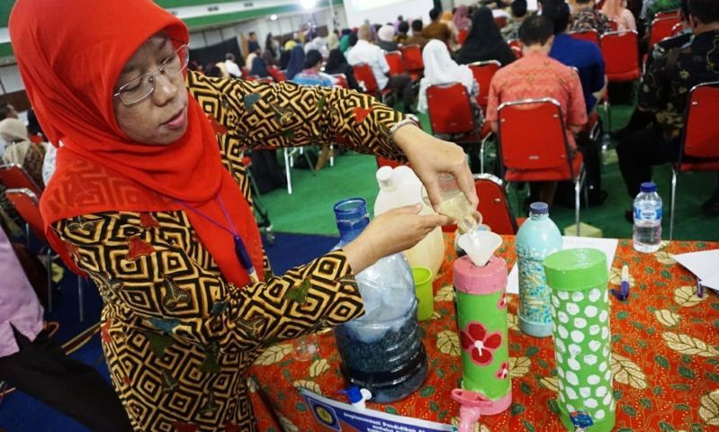 Siswa SMPN 23 Bandung Ciptakan Penjernih Air Siswa SMPN 23 Bandung Ciptakan Penjernih Air