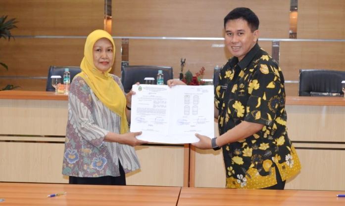 Dispusipda Jabar Serahkan Kolecer ke 27 Daerah (5) -
