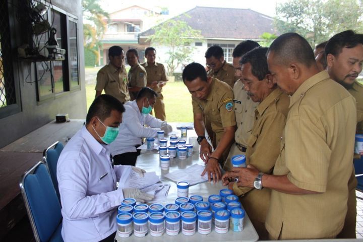 BNN Gulirkan Tes Urine bagi Guru di Sekolah BNN Gulirkan Tes Urine bagi Guru di Sekolah
