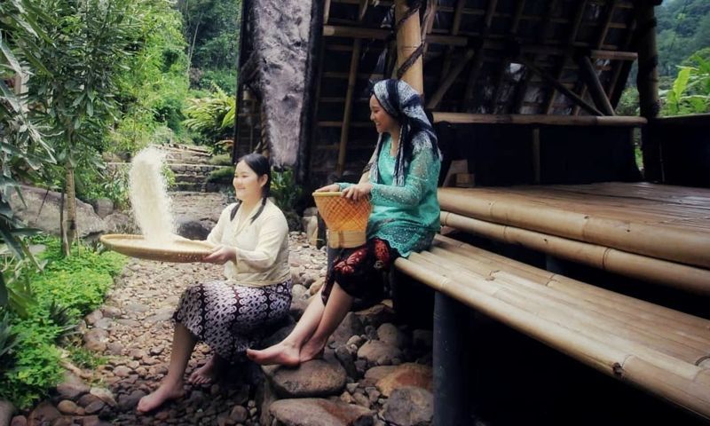 Kenalkan Budaya Tatar Sunda Lewat Foto