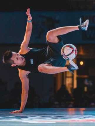 Pantang Menyerah Kunci Jadi Raja Freestyle Football