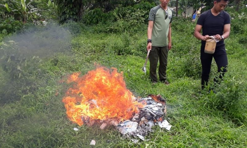 Pemkab Musnahkan 8.174 e-KTP