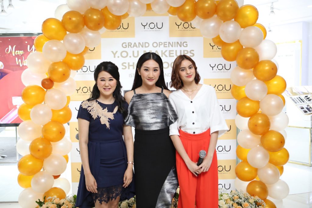 Y.O.U Makeups Resmikan Offline Store di Istana BEC Bandung Y.O.U Makeups Resmikan Offline Store di Istana BEC Bandung