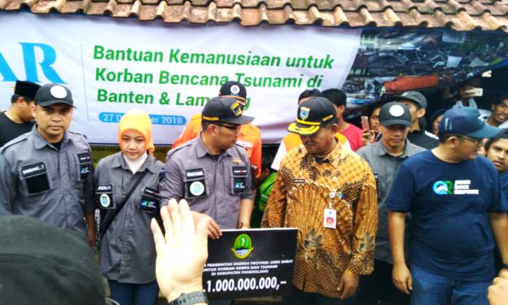 Ridwan Kamil Kirim Tim JQR untuk Bantu Korban Tsunami Banten Ridwan Kamil Kirim Tim JQR untuk Bantu Korban Tsunami Banten
