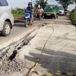 Tidak Diawasi, Jalan Beton Rancaekek-Majalaya Kembali Rusak