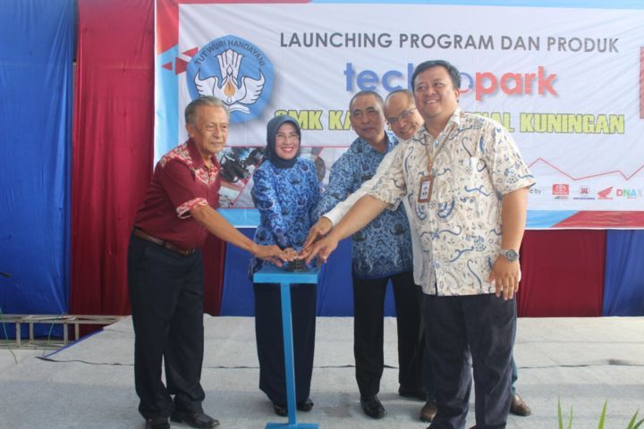 SMK KarNas Kuningan Launching Program-Produk Technopark