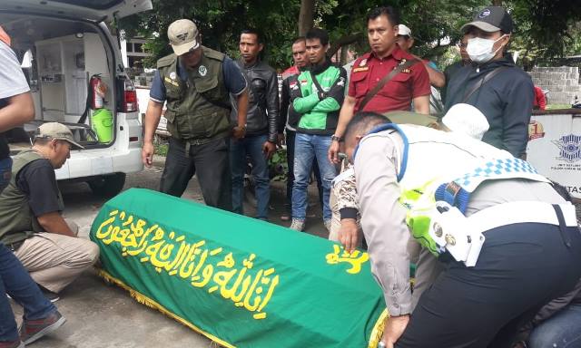 Mayat Bertato Naga Ditemukan Warga Mayat Bertato Naga Ditemukan Warga