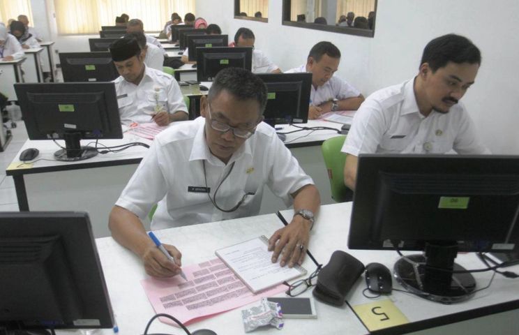 Seleksi Calon Lurah dan Camat Seleksi Calon Lurah dan Camat