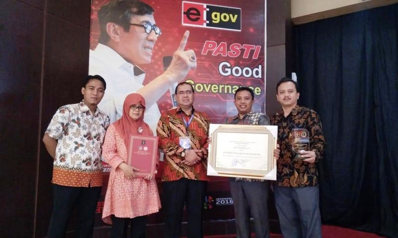 Pemkab Peroleh Penghargaan HAM