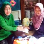 Tim PKK Pondok Salam Jenguk Korban Longsor