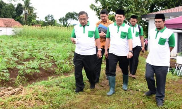 Pemprov Jabar Luncurkan Santripreneur dan Petani Muda
