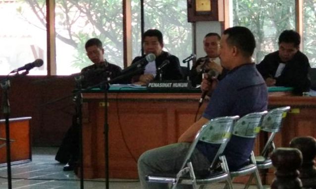 Sulap Toilet Jadi Kamar Bercinta