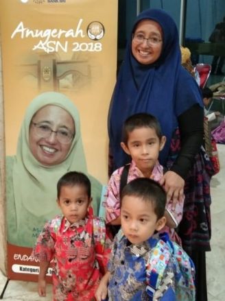 “Mencintai, Melindungi Anak-Anak”