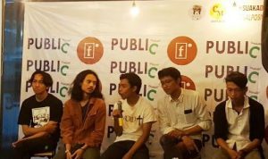 Komunitas Familiar tengah menggelar diskusi untuk menceritakan sejarah Cicalengka melalui karya seni