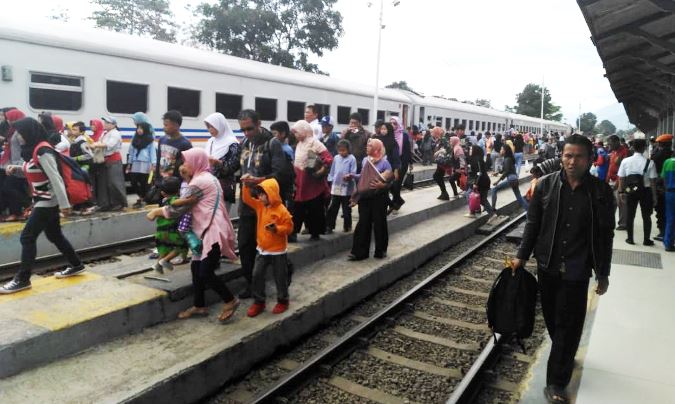 Natal, Penumpang Kereta Api Hanya Naik Dua Persen