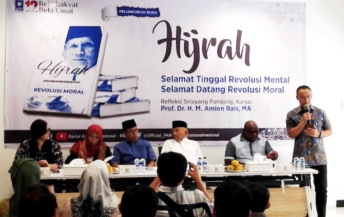 Amien Rais Terbitkan Revolusi Moral Amien Rais Terbitkan Revolusi Moral