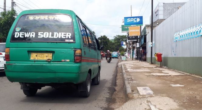 Kondisi Trotoar di Soreang Tidak Layak