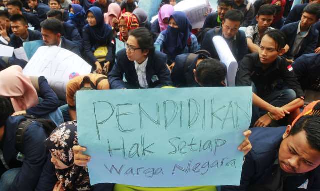Penerima Bidikmisi Meningkat 44 Persen Penerima Bidikmisi Meningkat 44 Persen