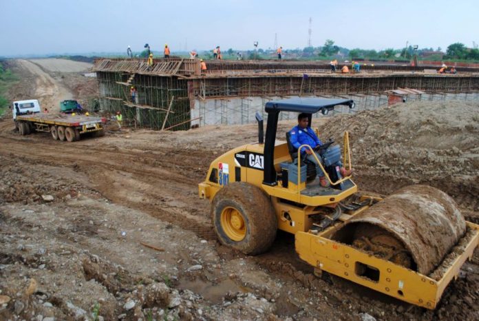 Lahan Makam Belum Diganti