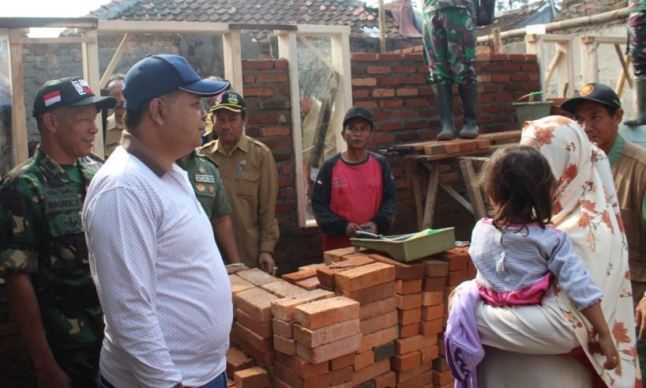 CSR Disalurkan untuk Bedah Rumah