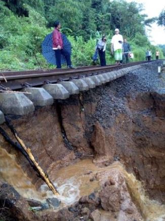 KAI Percepat Perbaikan Bantalan Rel Kereta Api Bogor-Sukabumi