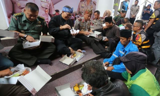 Sosialisasikan Pilpres, Warga Bandung Diajak Ngabotram