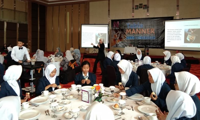 Novena Hotel Tawarkan Table Manner dengan 3 Keuntungan Novena Hotel Tawarkan Table Manner dengan 3 Keuntungan