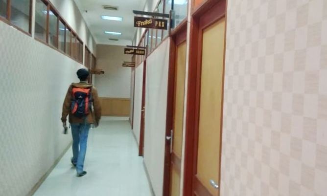 Gedung Dewan Sepi Melongpong Gedung Dewan Sepi Melongpong