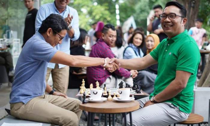 Tetap Rileks Meski Beda Pilihan Politik